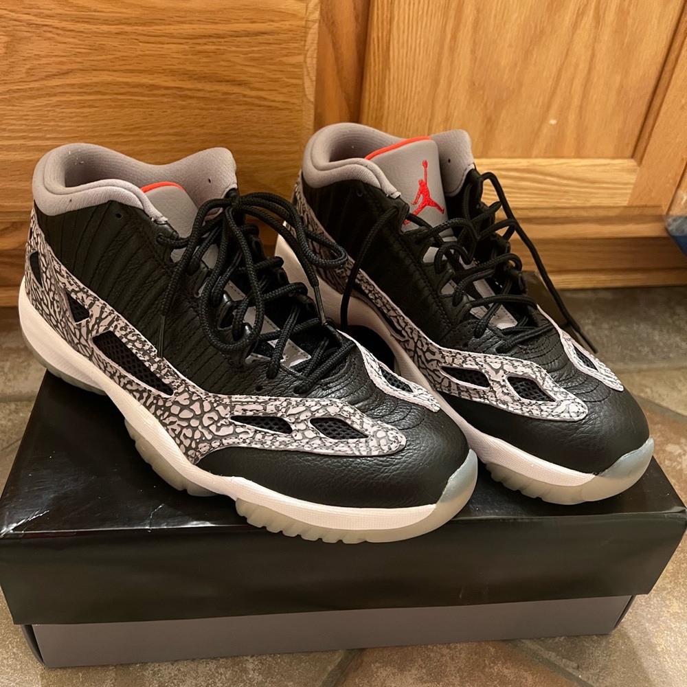 Retro Jordan 11 low IE 2020 - Picture 3 of 6